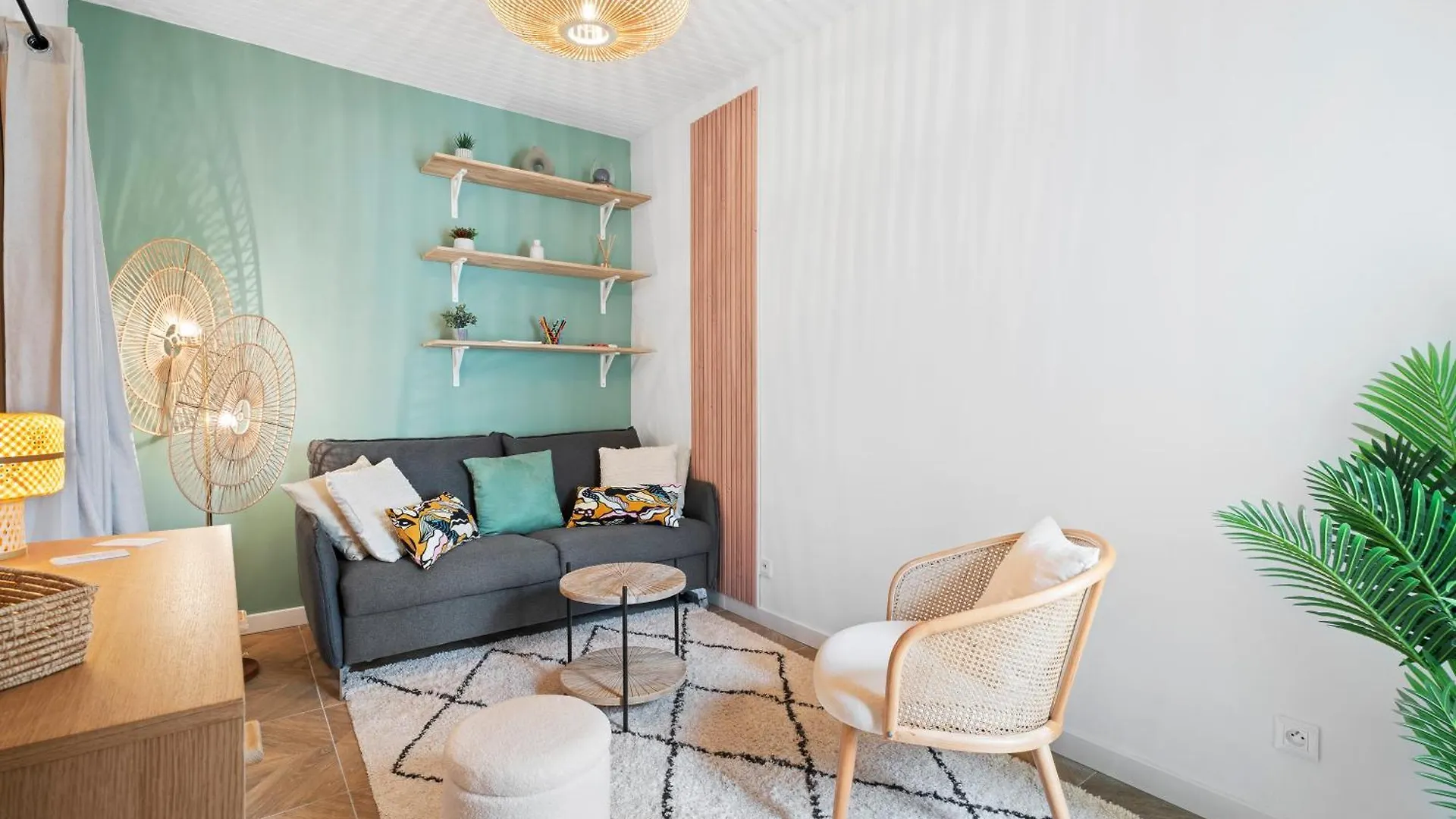 Nice Renting - Barberis - Unique Getaway 2-Room With Rooftop Terrace 0*,  France
