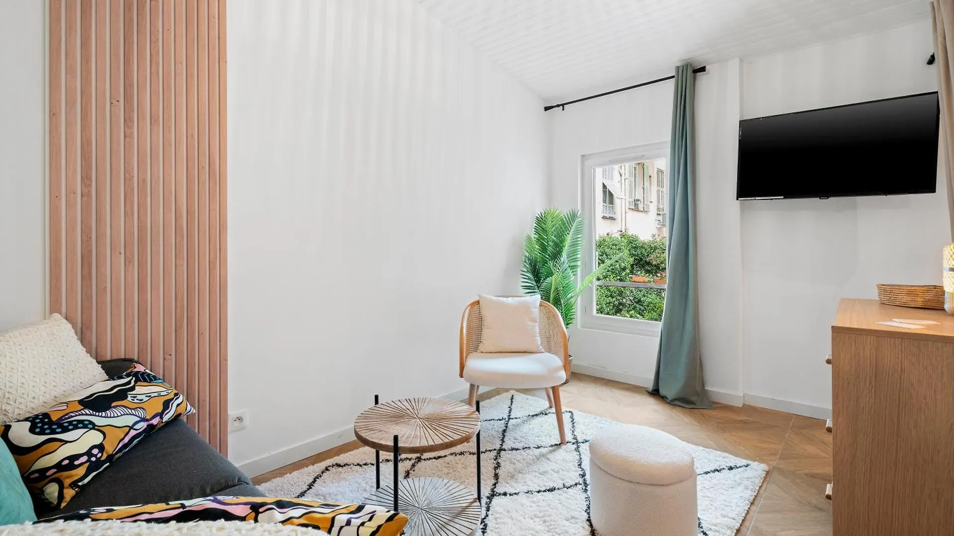 Nice Renting - Barberis - Unique Getaway 2-Room With Rooftop Terrace France